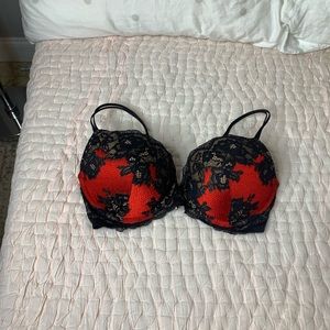 Victoria’s Secret bra, NWOT, 34DD